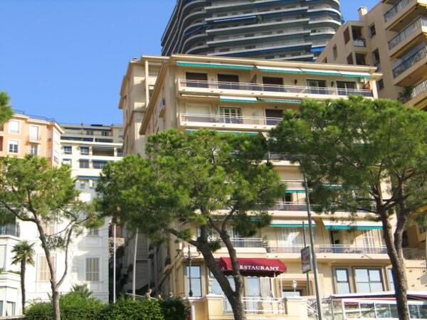 1 bedr refurbished and modern apt well located - 1