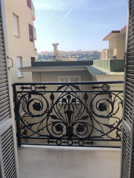 1 bedr refurbished and modern apt well located - 2
