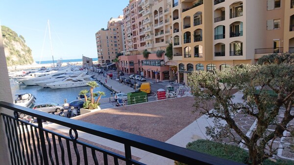 Beau studio avec vue sur la placette des Oliviers et la mer - 3