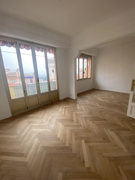 In a tiny lovely Bourgeois style building, large 1 bedroom apartment fully refurnished - 4