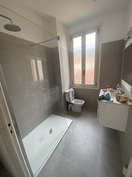 In a tiny lovely Bourgeois style building, large 1 bedroom apartment fully refurnished - 6