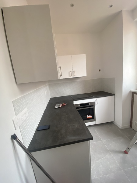 In a tiny lovely Bourgeois style building, large 1 bedroom apartment fully refurnished - 5
