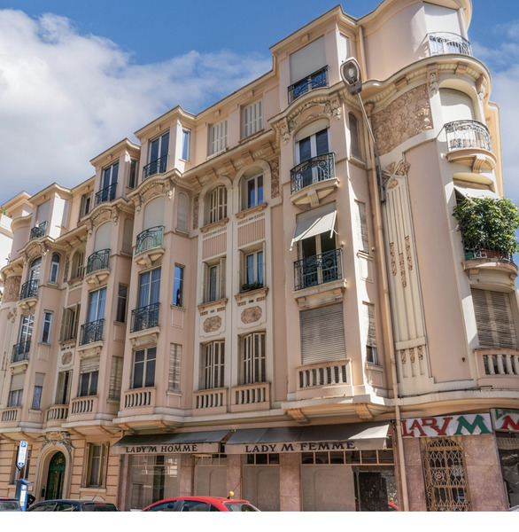 Maid room with central location and having its own shower-room and equipped with air-conditioning - 1