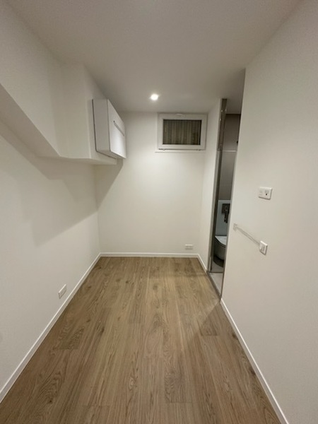 Maid room with central location and having its own shower-room and equipped with air-conditioning - 3