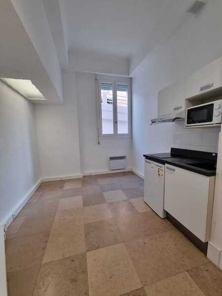 Central and refurbished Maid room - 2