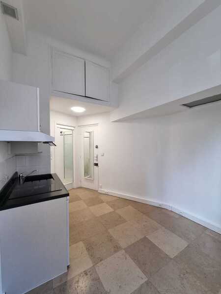 Central and refurbished Maid room - 3