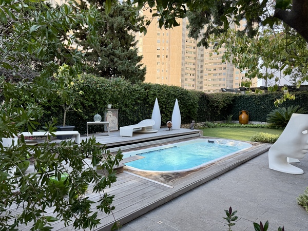 Villa Ristrutturata con Giardino, Piscina Riscaldata e Garage per 4 Auto - 1