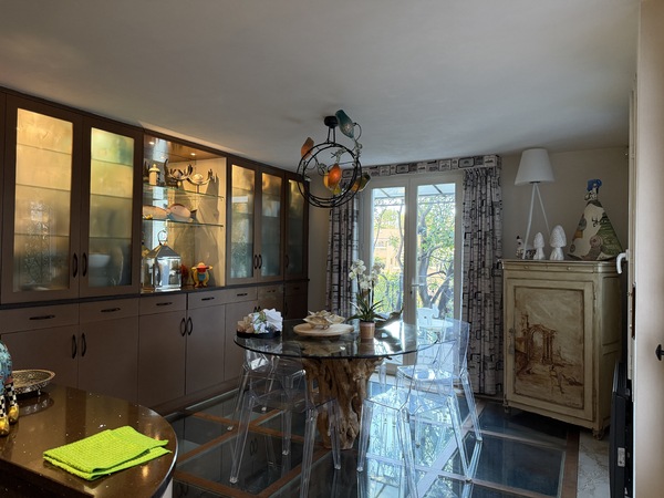 Villa Ristrutturata con Giardino, Piscina Riscaldata e Garage per 4 Auto - 9