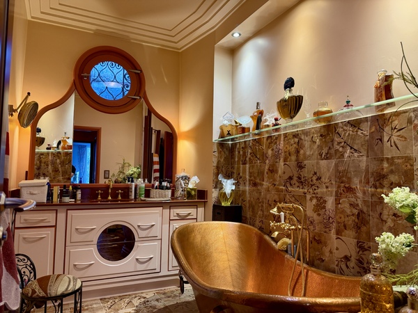 Villa Ristrutturata con Giardino, Piscina Riscaldata e Garage per 4 Auto - 13