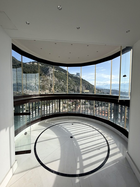 Large apartment located on the top floor of the Parc Saint Roman luxury residence - 7