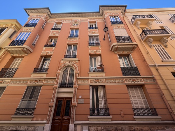 Affascinante appartamento di 3 stanze in un edificio in stile borghese e un quartiere tranquillo - 1