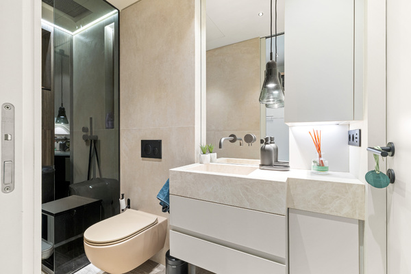Renovated 3-room apartment in La Condamine, not under law - 8