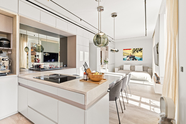 Renovated 3-room apartment in La Condamine, not under law - 2