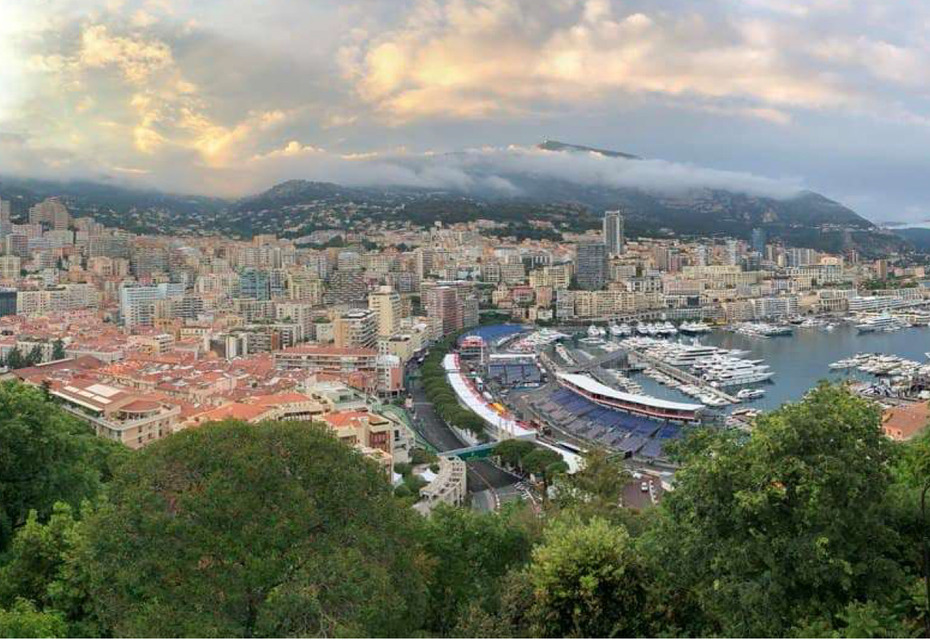 Rare à Monaco appartement sur les remparts avec vue panoramique sur la mer et la Principauté